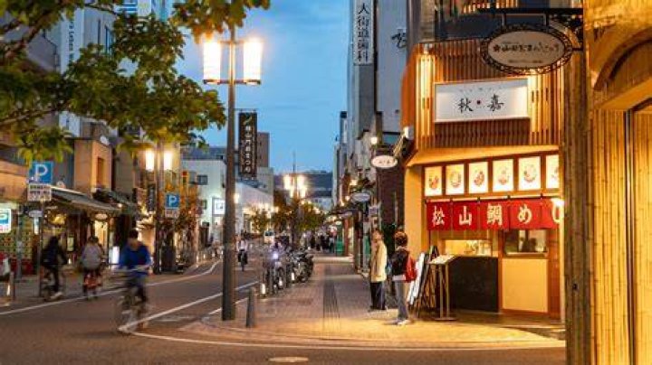 愛媛県松山の隠れ家サロン「膝麻久庵（ひざまくあん）」完全ガイド｜大街道で癒しの和空間